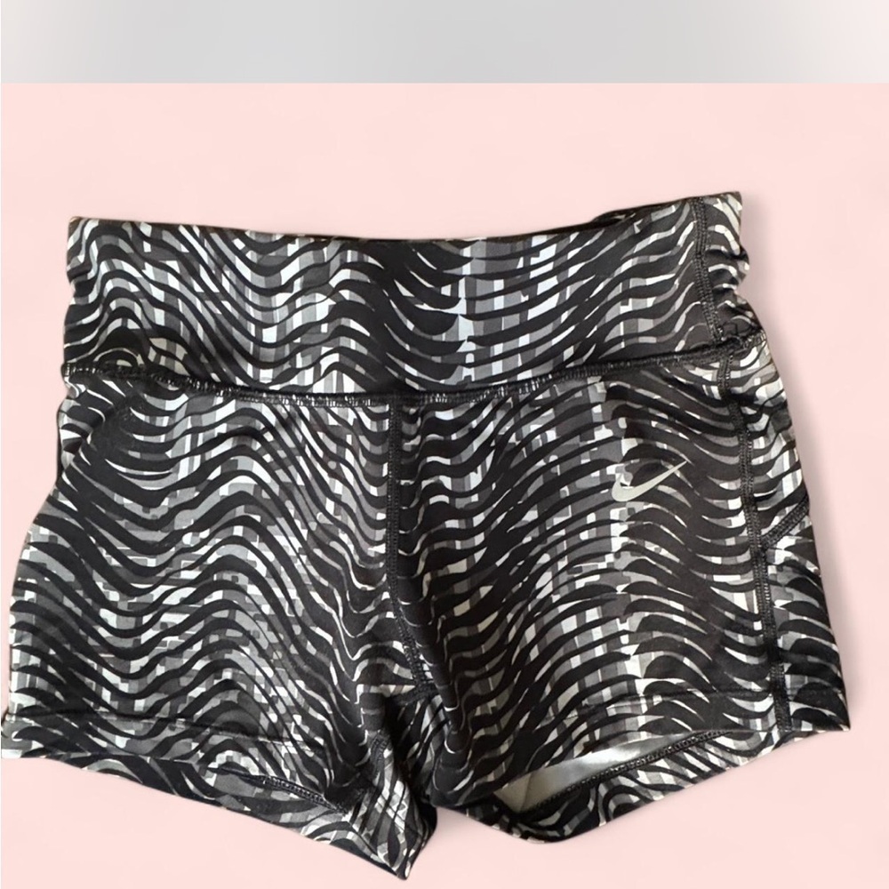 Nike Black and White dri fit Athletic Shorts with Bold Pattern size XS